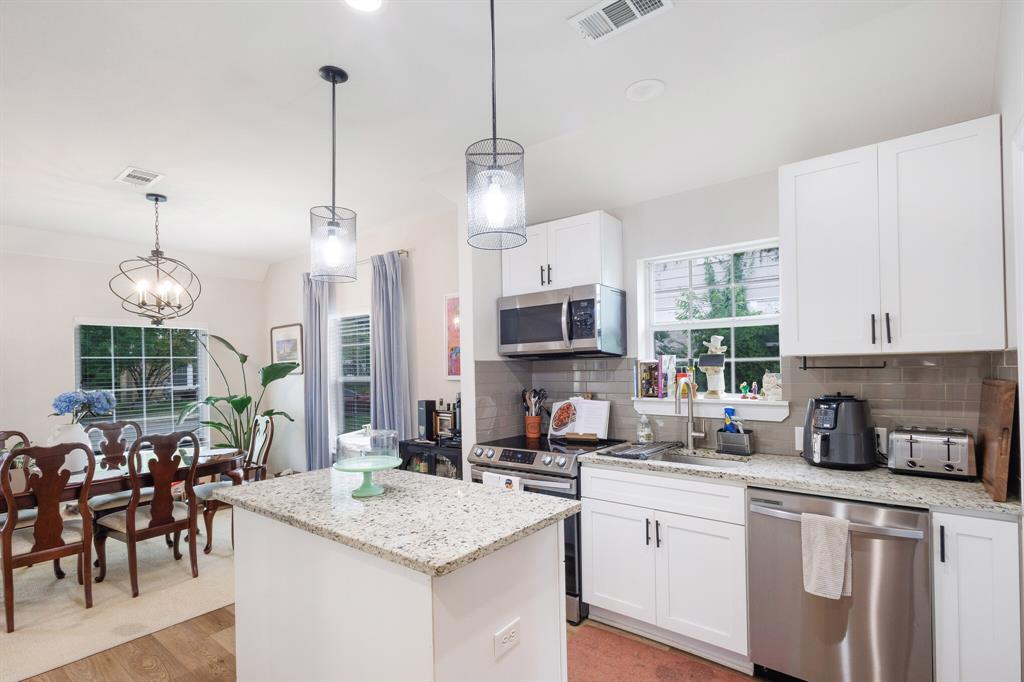 2744 Catherine Street