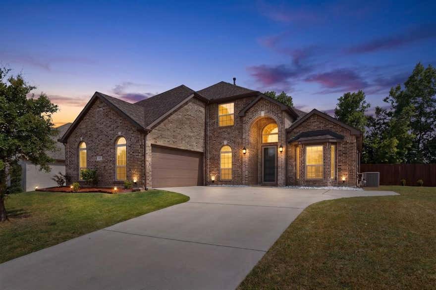 HONEY...STOP THE CAR!!! YOU MUST SEE THIS ...!!! MAKE 852 STATE ST. DESOTO,TEXAS YOUR AMAZING PLACE TO CALL HOME...!! THIS MAGNIFICENT 2-STORY HOME CHECKS ALL THE BOXES...!!! 4-4-2 IT HAS SOMETHING FOR EVERYONE IN THE FAMILY AND SOMETHING FOR YOUR FRIENDS AND GUESTS TOO...!!! IT IS LOCATED IN THE HIGHLY SOUGHT AFTER SILVER CREEK MEADOWS SUBDIVISION...IT HAS A LUXURIOUS MASTER SUITE WITH A SITTING AREA TO RELAX IN AFTER A LONG DAY...IT HAS TRIPLE WINDOWS THAT USHERS IN LOTS OF NATURAL LIGHT,THE MASTER BATH HAS A SUNKEN TUB,A LARGE SEPARATE SHOWER,HIS AND HERS VANITIES,CABINETS GALORE,A LARGE WALK-IN CLOSET WITH SHELVES AND A BUILT-IN SAFE TO LOCK UP ALL YOUR VALUABLES...IT HAS VAULTED CEILINGS,THE FAMILY ROOM IS OPEN WITH PLENTY OF SPACE FOR TEXAS SIZE HOLIDAY GATHERINGS AND PARTIES WITH FRIENDS...A BRICK FIREPLACE WITH LARGE MANTLE,THE KITCHEN HAS ALL STAINLESS STEEL APPLIANCES,A HUGE BREAKFAST ISLAND BAR THAT CAN ACCOMMODATE 4 BAR STOOLS,AN EAT IN KITCHEN,DOUBLE OVENS,DOUBLE SINKS,A BUTLERS PANTRY,A NICE WET BAR,A ROOM THAT CAN BE AN OFFICE,LIBRARY,WOMAN CAVE OR MAN CAVE... THE CHOICE IS YOURS!!! THE MEDIA ROOM ON THE 1ST FLOOR... UPSTAIRS IS A HUGE GAME ROOM,JACK AND JILL BEDROOMS....ANOTHER BEDROOM AND BATHROOM ON THE OTHER SIDE OF THE GAME ROOM FOR GUESTS OR A MOTHER IN LAW SUITE...A HUGE BACK YARD FOR THE KIDS TO RUN AND PLAY AND ENOUGH SPACE FOR A TEXAS SIZE BARBECUE OR COOKOUT WITH FAMILY AND FRIENDS...!!! A TANKLESS WATER HEATER,A WATER PURIFICATION SYSTEM...YOU ARE JUST 5 MINUTES FROM FINE DINNING AND FANTASTIC SHOPPING...!!! 20 MINUTES TO DFW AIRPORT,LOVE FIELD AIRPORT,DOWNTOWN DALLAS ALL CONCERT VENUES.... 20 MINUTES FROM JOE POOL LAKE FOR BOATING AND FISHING,THE WORLD FAMOUS AT&T STADIUM,GLOBE LIFE PARK,TEXAS LIVE FOR ALL YOUR SPORTS AND ENTERTAINMENT NEEDS...THIS HOME HAS BEAUTY,SIZE AND LOCATION...!!! STOP AND COME INSIDE...ITS A MUST SEE!!! YOU ARE NOT JUST BUYING A FABULOUS HOME.... YOU ARE MAKING A STATEMENT...!!!