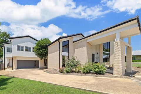 Tiny photo for 10811 Royal Park Drive, Dallas, TX 75230 (MLS # 21100879)