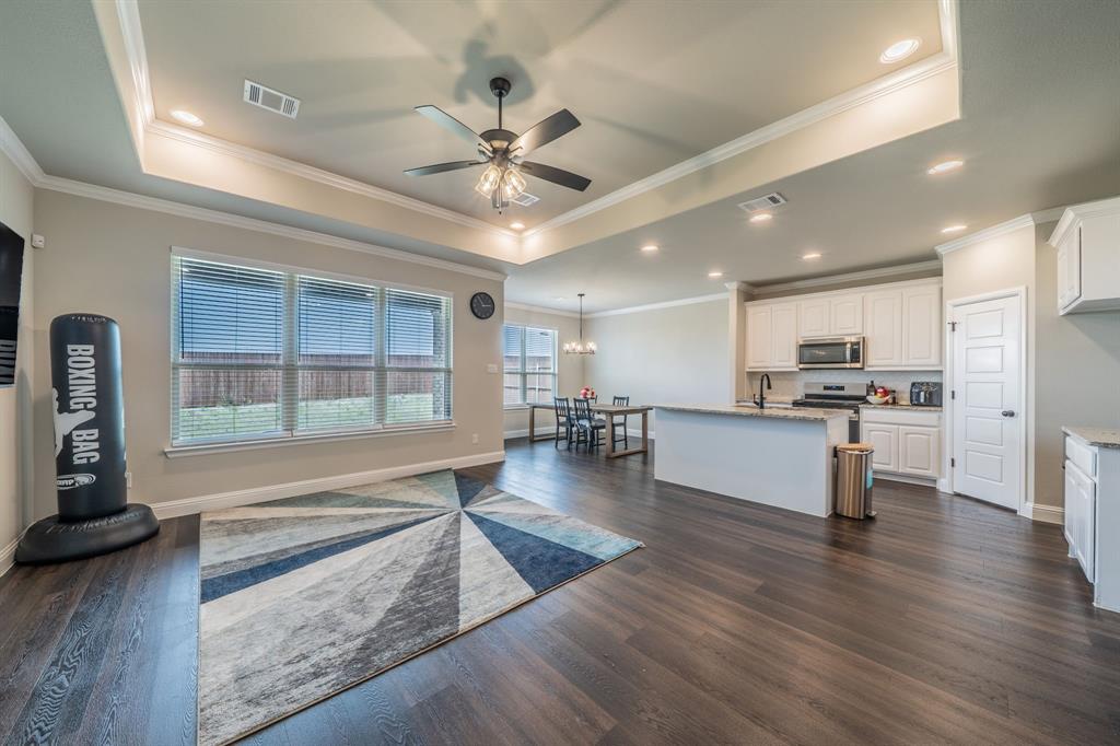 1057 Nighthawk Trail