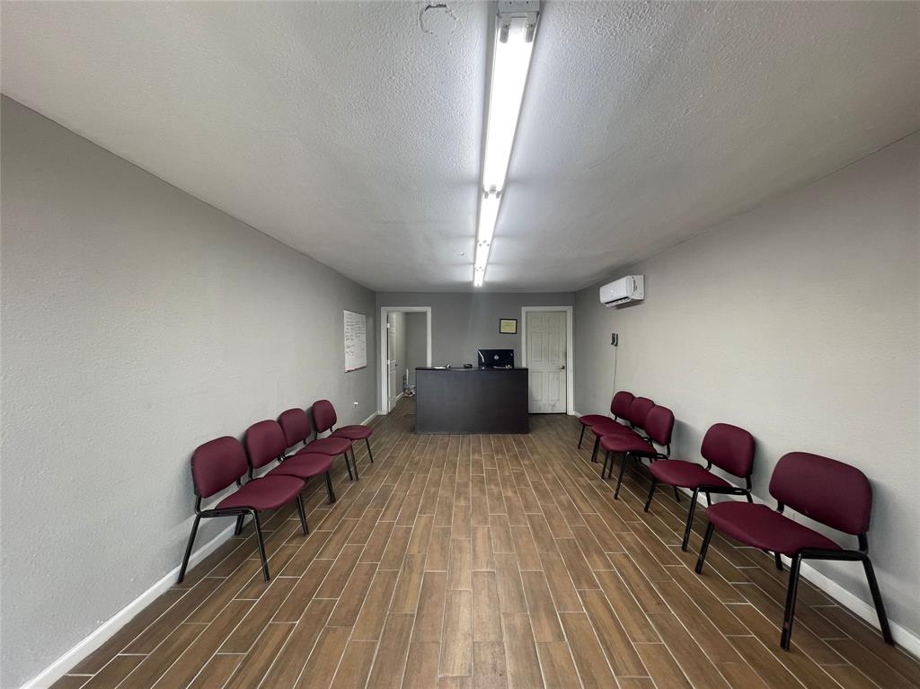 Molina - Commercial Sale