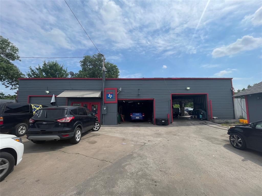 1006 W 6th Street