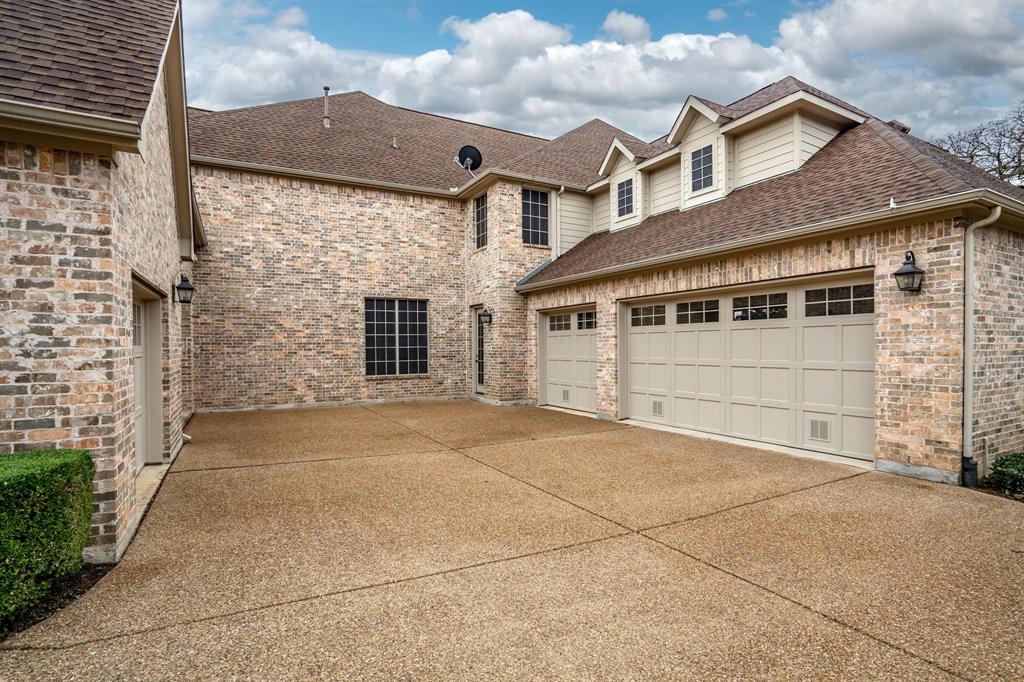 2305 Roadrunner Drive