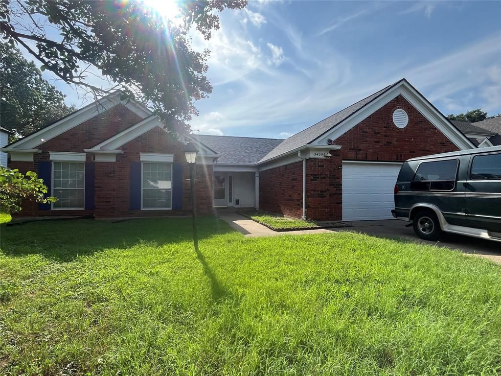 Photo of 5409 Lookout Trail, Arlington, TX 76017 (MLS # 21314879)