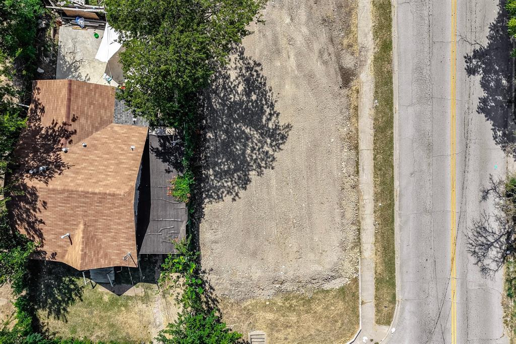 1735 E Waco