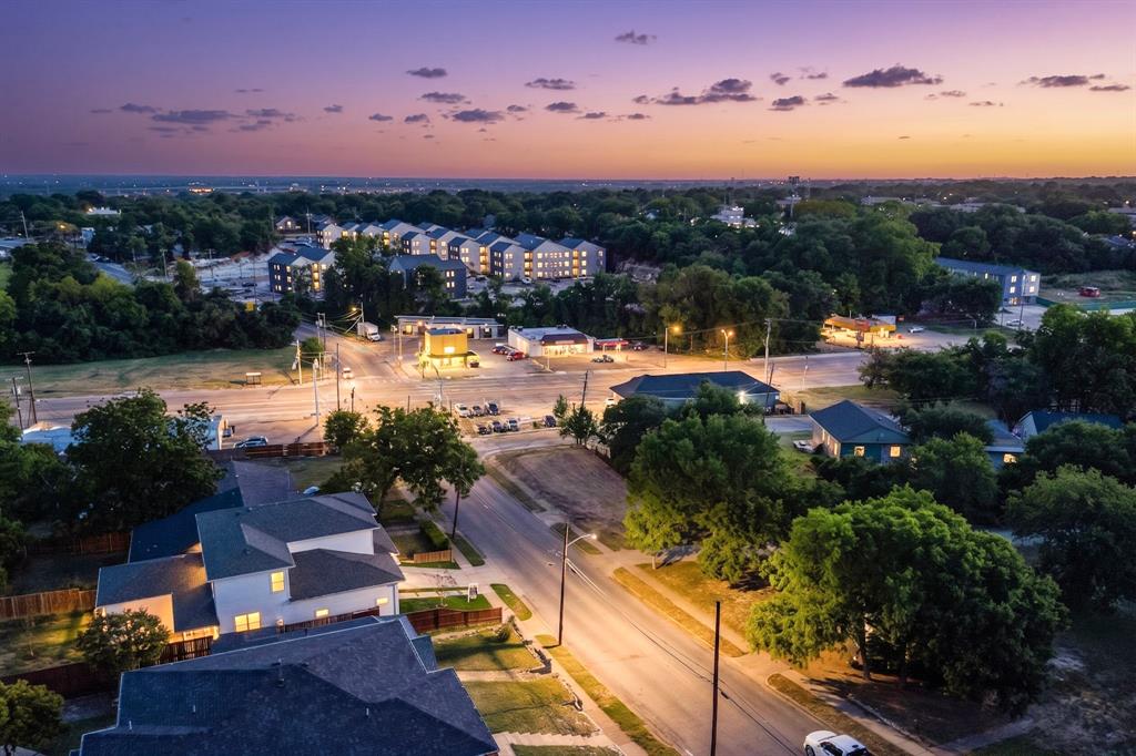 1735 E Waco