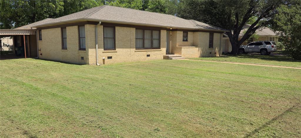 932 W Live Oak Street