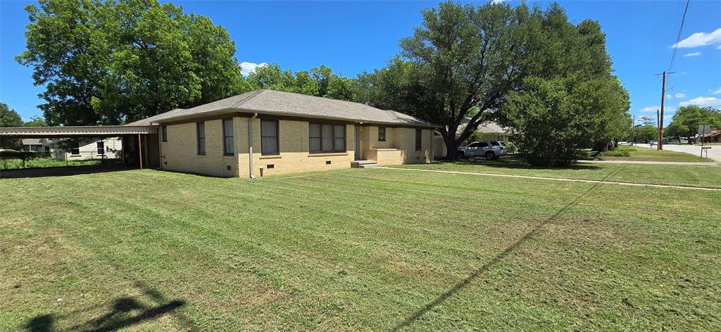 932 W Live Oak Street