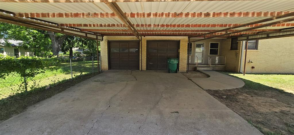 932 W Live Oak Street