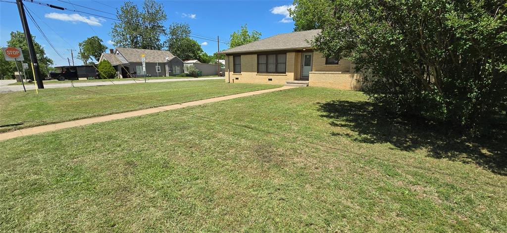 932 W Live Oak Street