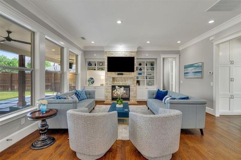 6811 Deloache Avenue Dallas TX 75225