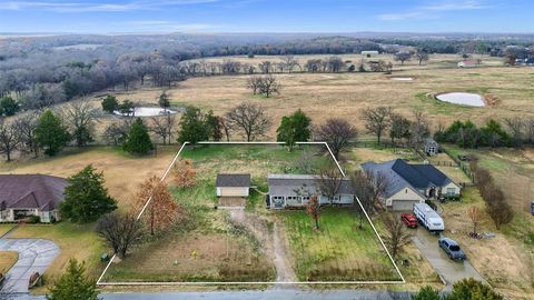 A home in Lake Kiowa