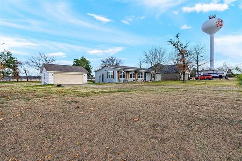 A home in Lake Kiowa