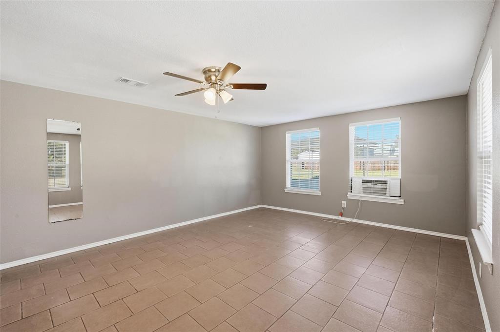 M E P & P RR CO SURVEY #33 - Residential Lease