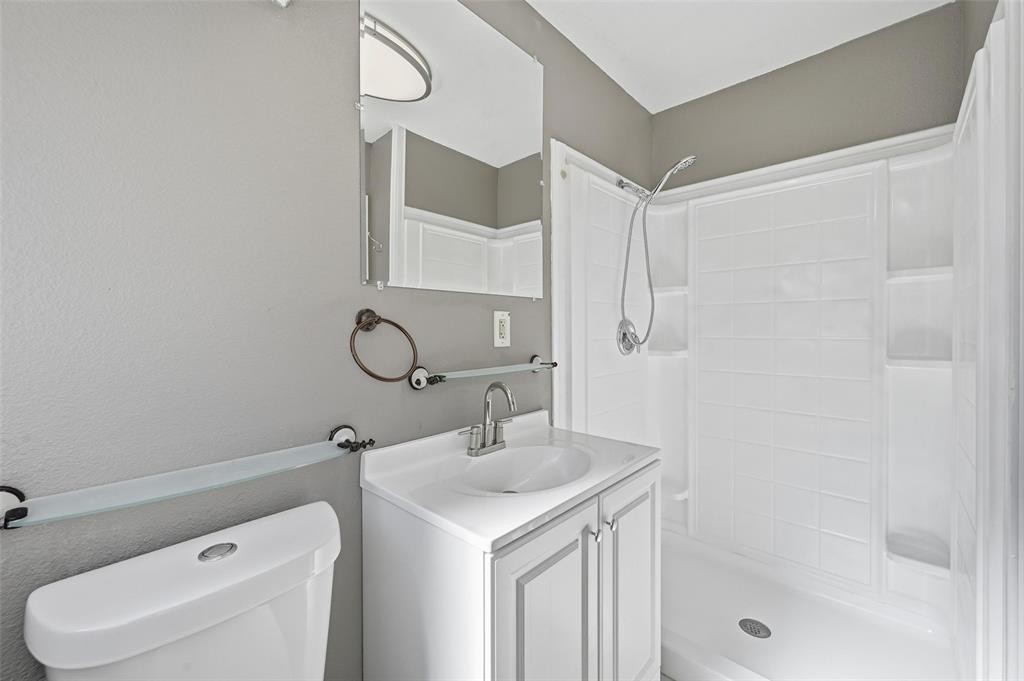 M E P & P RR CO SURVEY #33 - Residential Lease