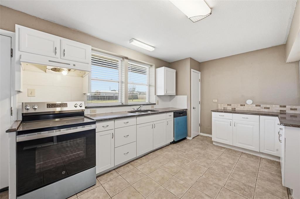 M E P & P RR CO SURVEY #33 - Residential Lease