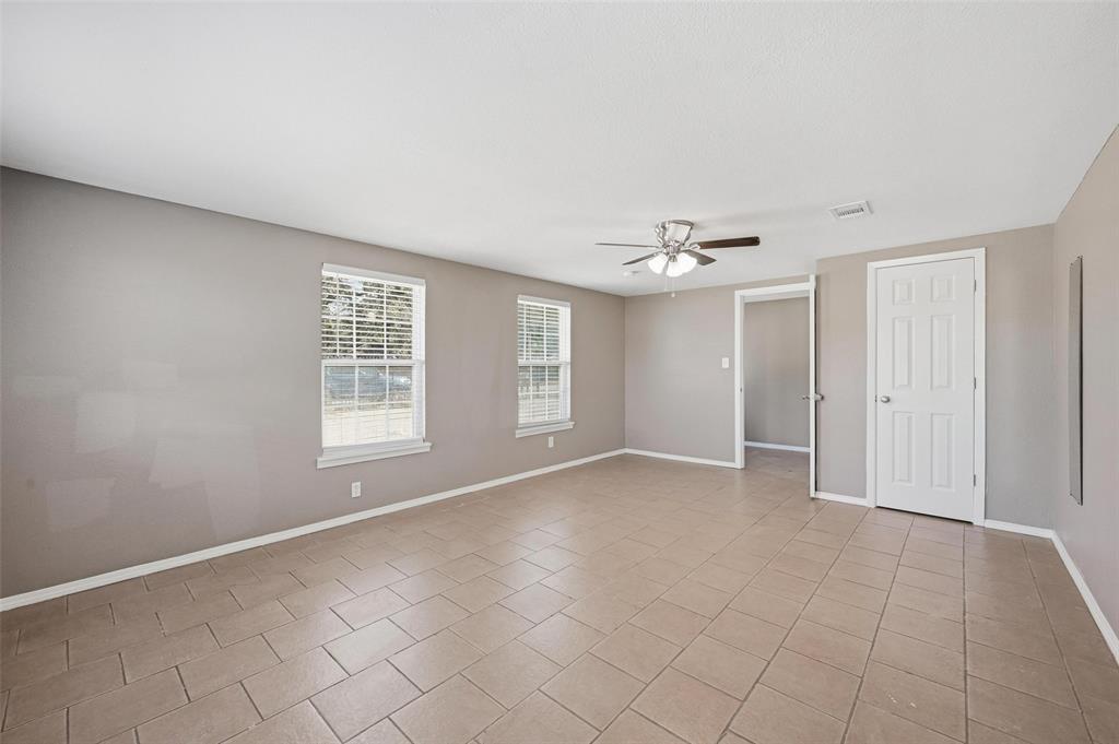 M E P & P RR CO SURVEY #33 - Residential Lease