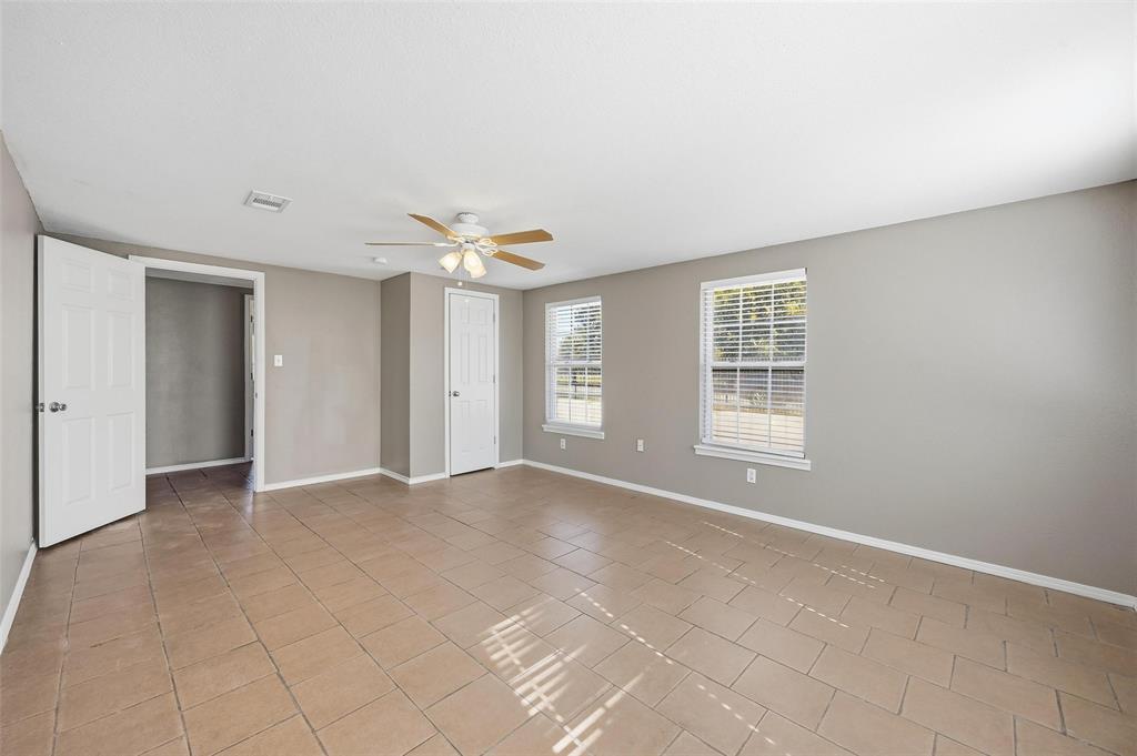 M E P & P RR CO SURVEY #33 - Residential Lease