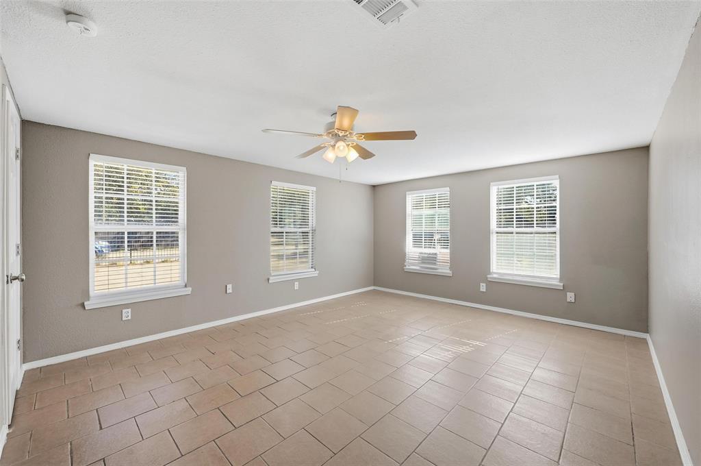 M E P & P RR CO SURVEY #33 - Residential Lease