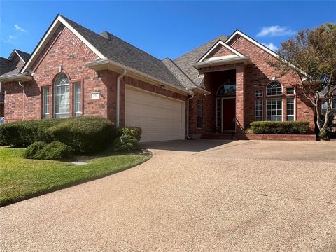 Photo of 721 Village Green Drive, DeSoto, TX 75115 (MLS # 21092368)