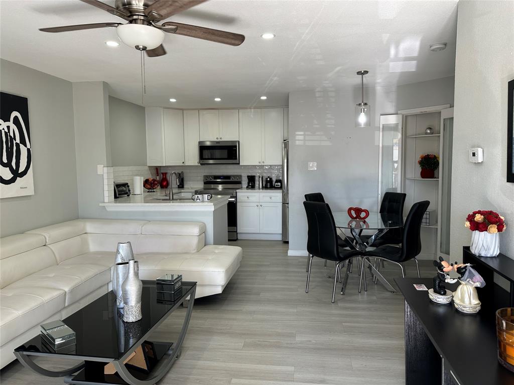 6108 Abrams Road 414