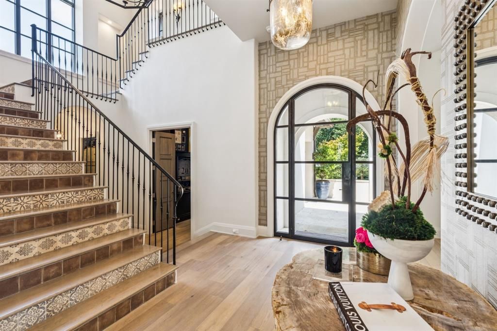 Photo of 1402 Fountain Grass Court, Westlake, TX 76262 (MLS # 21153311)