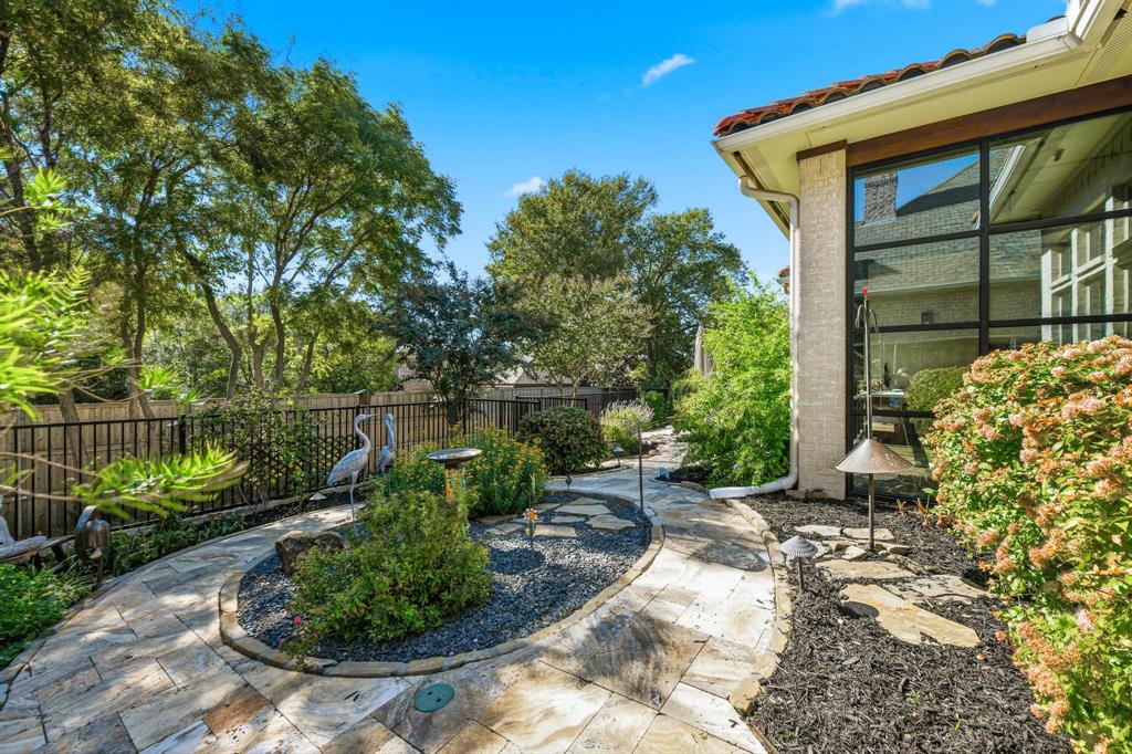 Flower Mound, Texas 75022, United States, 4 Bedrooms Bedrooms, ,5 BathroomsBathrooms,Residential,Pending,246764