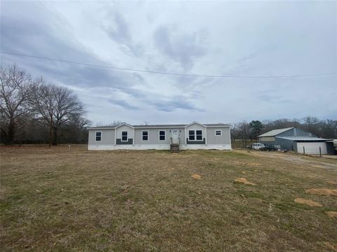 A home in Lindale