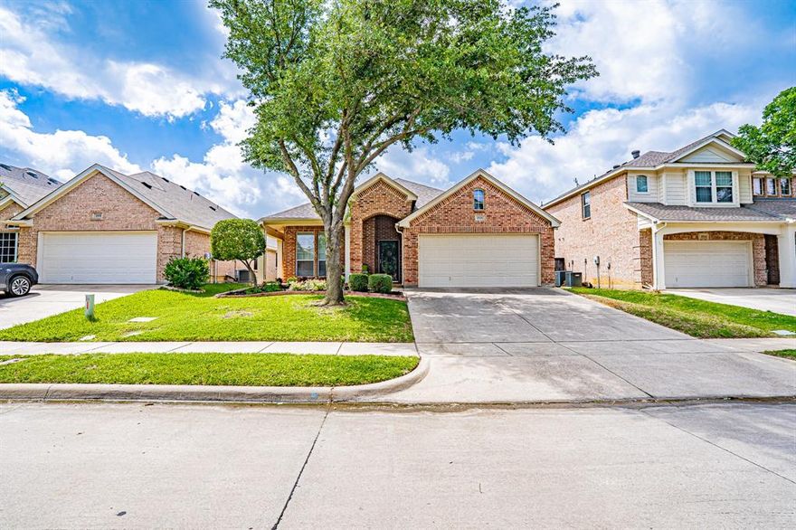 One-owner, exceptionally maintained home in a highly desirable North Arlington neighborhood — move-in ready. Open floor plan with bright living area, fireplace and seamless flow to the covered back porch and landscaped, fenced backyard. Formal or home office at entry with double doors. Large kitchen with abundant cabinetry, island, electric cooktop, built-in oven and microwave, plus a breakfast area (breakfast table negotiable). Spacious primary suite located at the rear offering a sitting area, en-suite bath with separate shower, jetted tub, dual vanities and an oversized walk-in closet. Additional highlights: storm doors at front and back, breakfast bar for entertaining, attached garage, and easy access to Arlington amenities with quick commutes to Dallas or Fort Worth. New roof installed 2018. A well-cared-for home in a great location — turnkey and ready to enjoy!!
This home is beautiful inside and out. Current owner has lived in the home for over 20 years and has enjoyed every moment of being in the home. The backyard is so very peaceful with the lovely covered back porch and fenced in yard. Exceptional floorplan, very well maintained and ready for ne owners to love it just as much as the current owner has.