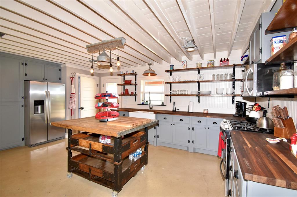 Luckenbach J - Residential