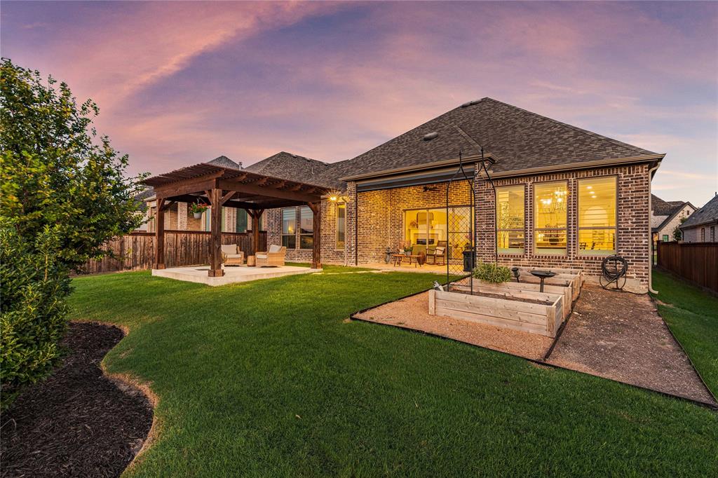 2711 Meadowbrook Boulevard