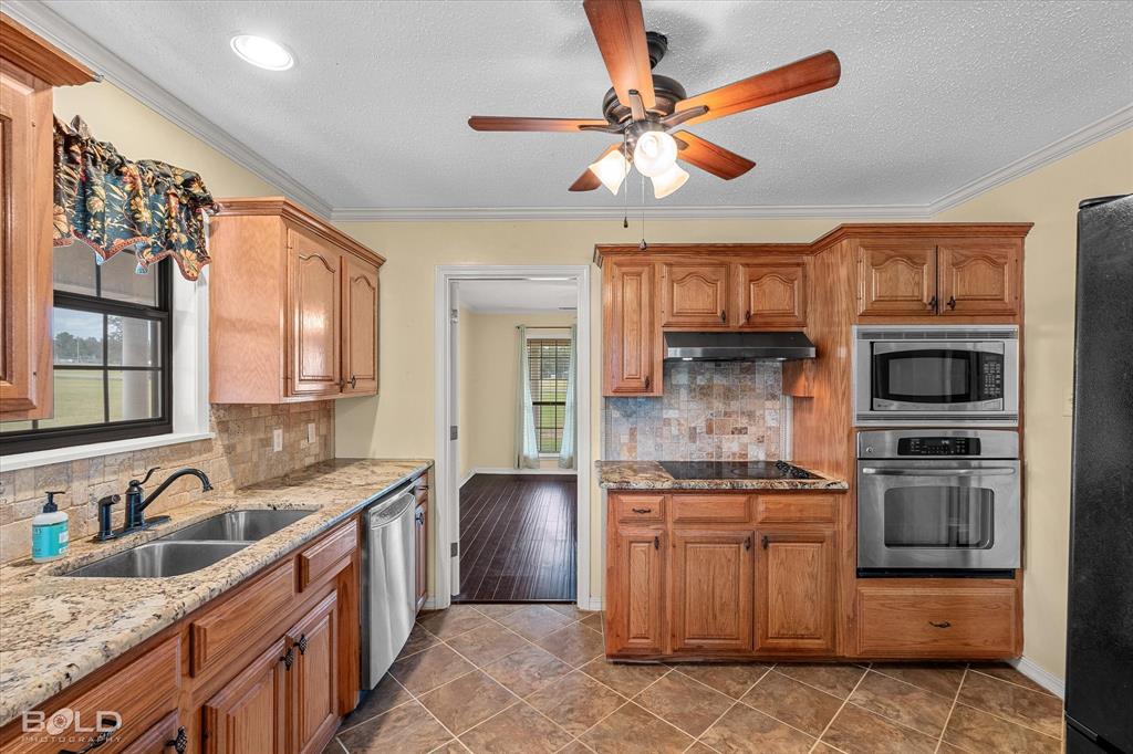 Meadowlake Estate - Residential