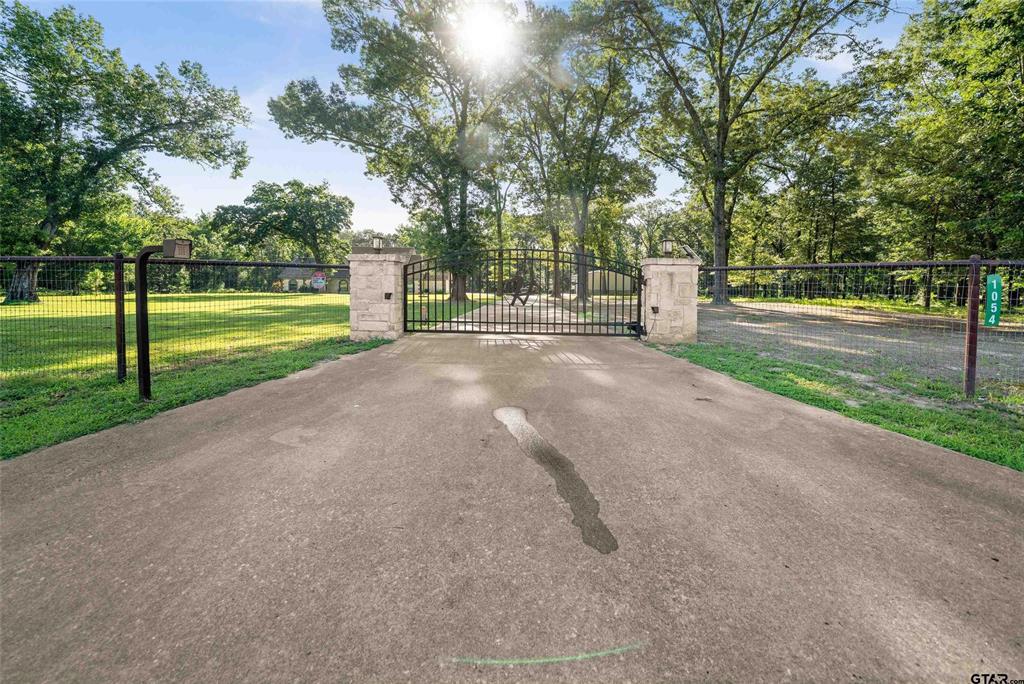 1054 County Road 4116