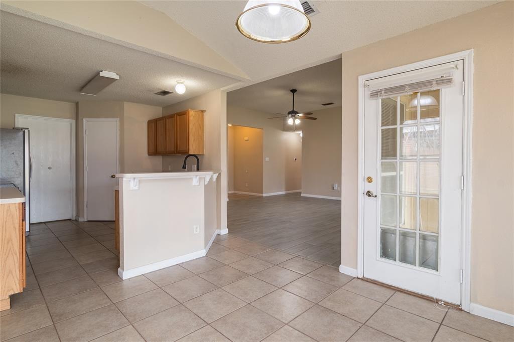 Convair Oaks Estates Add - Residential Lease