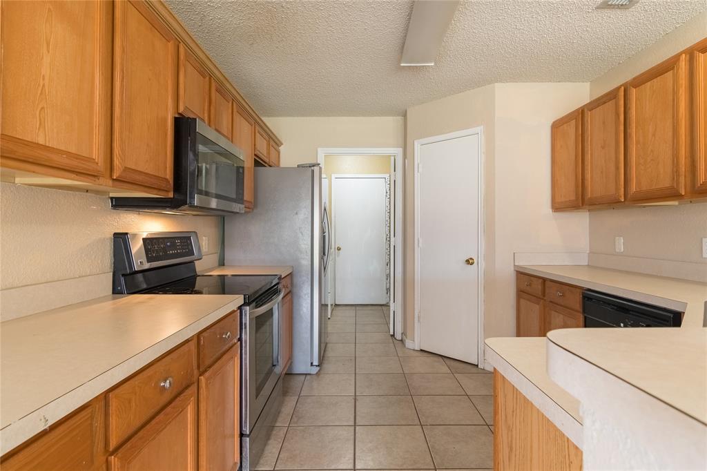 Convair Oaks Estates Add - Residential Lease