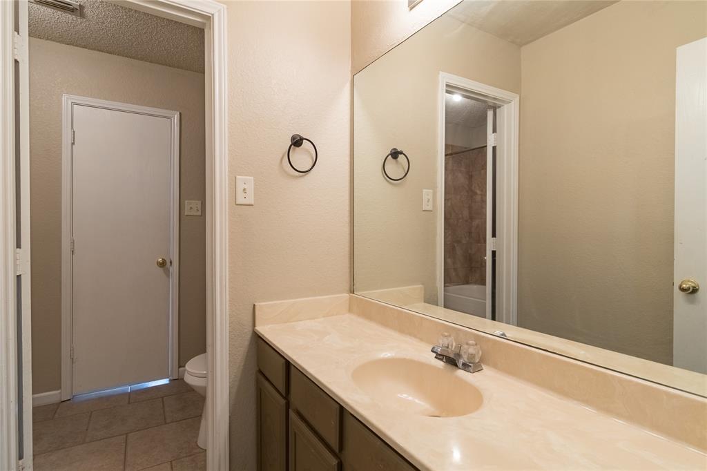 Convair Oaks Estates Add - Residential Lease