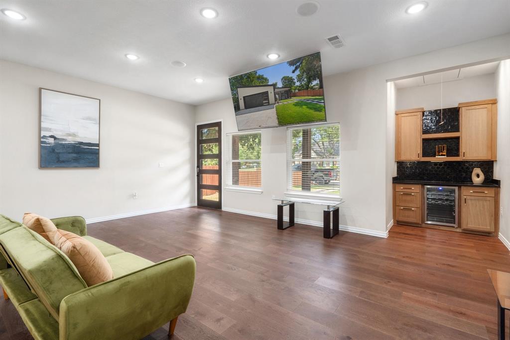 2514 Carpenter Avenue