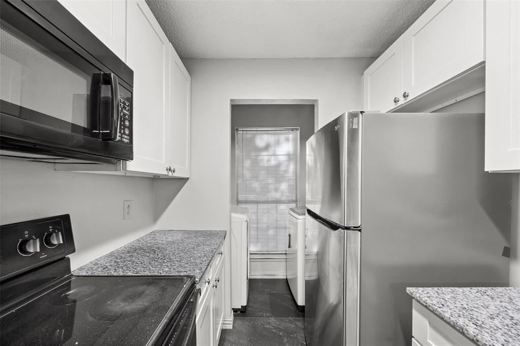 601 Carriagehouse Lane 3