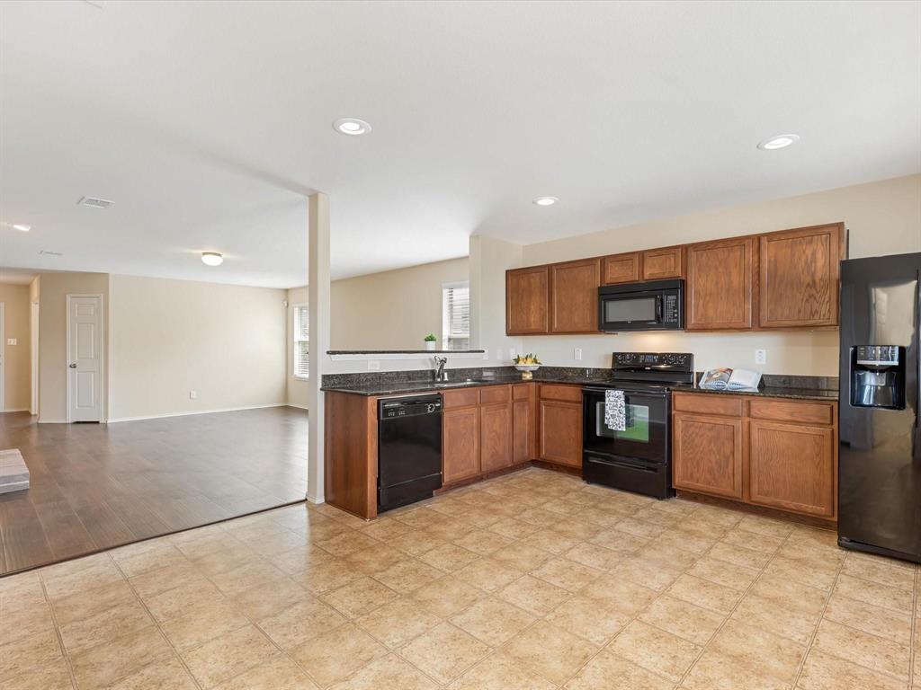 SANDSHELL HEIGHTS ADDITION - Residential Lease