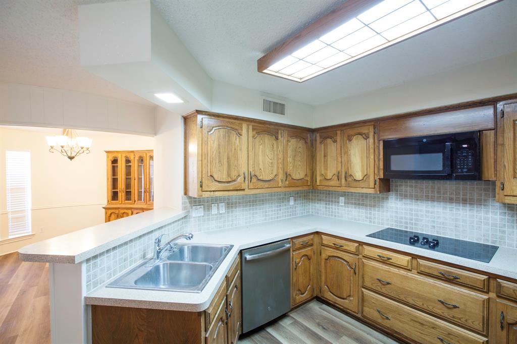 Dallas, Texas 75248, United States, 4 Bedrooms Bedrooms, ,3 BathroomsBathrooms,Residential,Active,163417