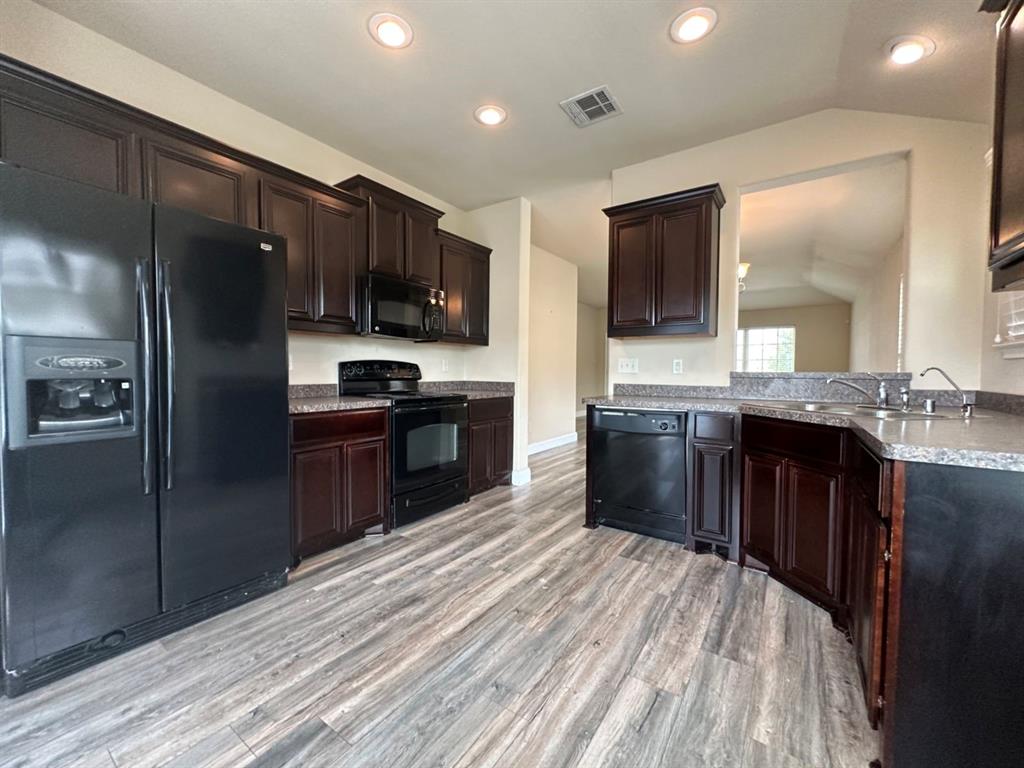 1101 Hawthorne Road