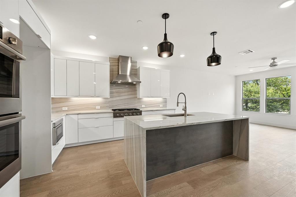 1364 Cherry Hills Lane