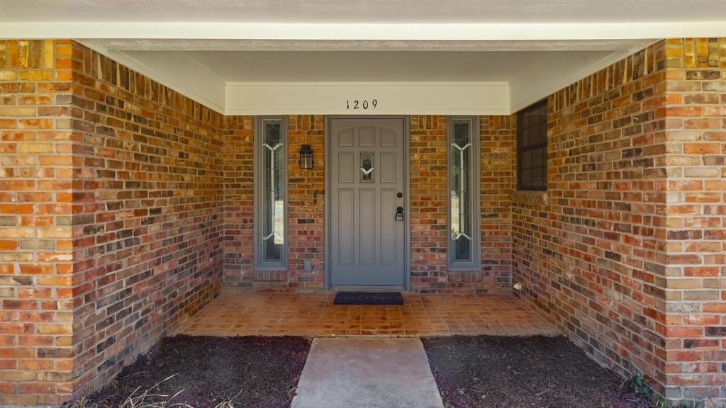 1209 Spanish Moss Drive