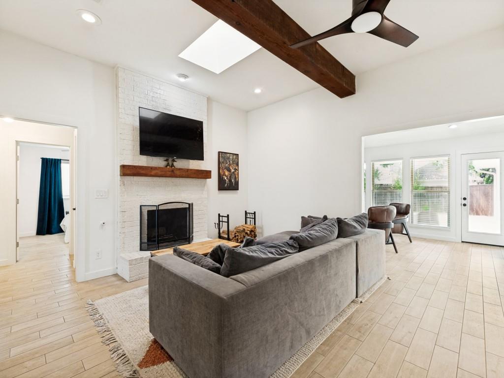 3620 Wandering Trail