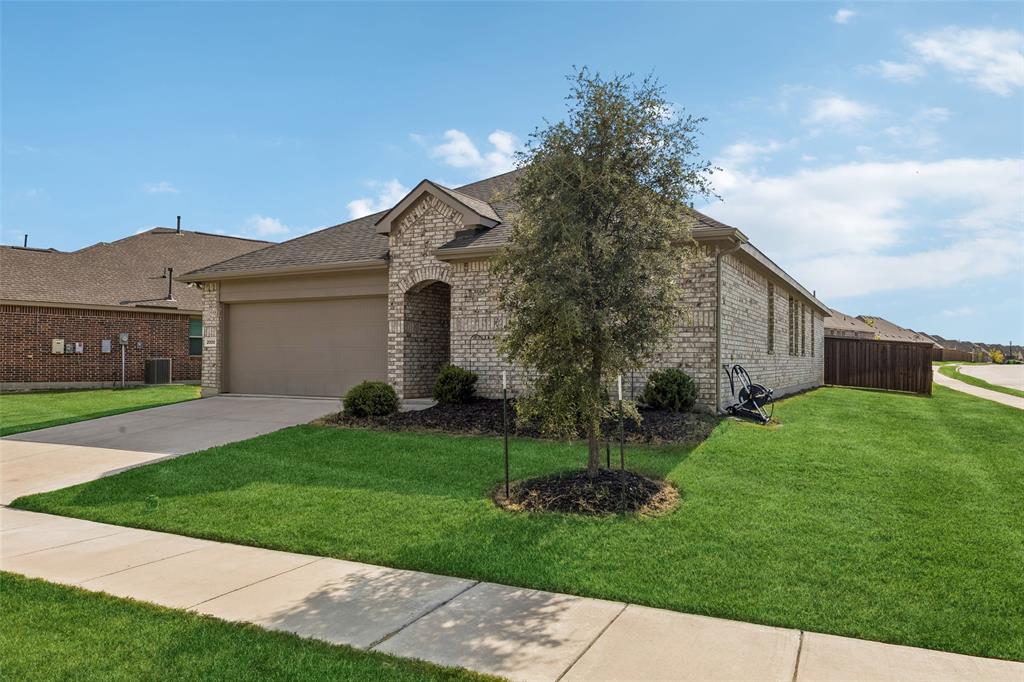 2000 Angus Drive