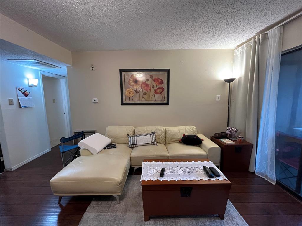 Cambridge Condos Ph 01 03 - Residential