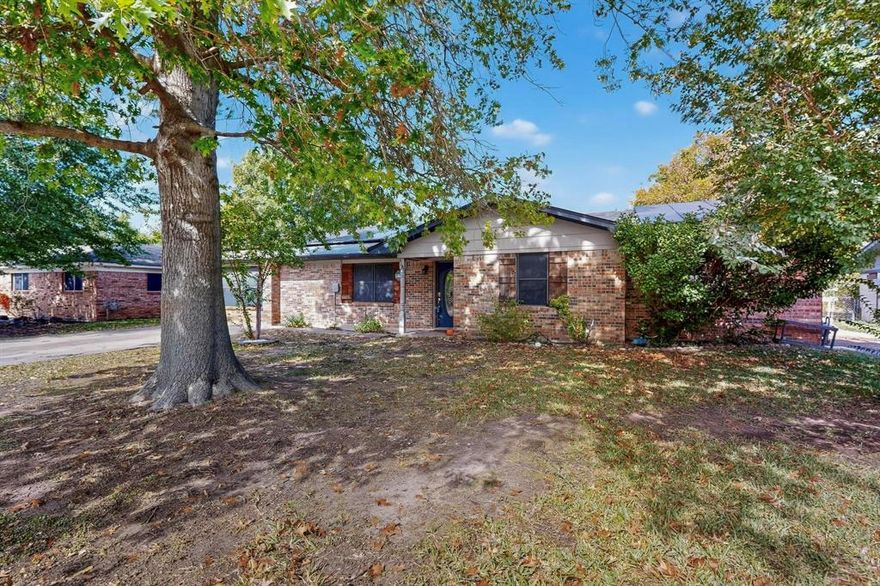 What a deal!  Large home in the quaint town of Gainesville, just a few miles from Oklahoma border.  Updated windows, tankless waterheater, refreshed bathroom, double oven, large open kitchen, 20x15 master bath with double closets plus a third closet, 4 huge bedrooms with 3 full bathrooms, storage shed and over 900 sq ft covered porch-carport area. Perfect for big outdoor parties- outdoor living.  This 4 bedroom, 2600 sq ft home does needs a some cosmetic updating.  Save electricity on free solar panels that are being PAID IN FULL at close by the seller.  This home would make a great rental being so close to Winstar World Casino or update for yourself or family.  The home is eligible for USDA lending.  5 year old roof.  The home currently needs 6k in piers from Olsham and can be done before close with full price offer.  Hurry before its gone!