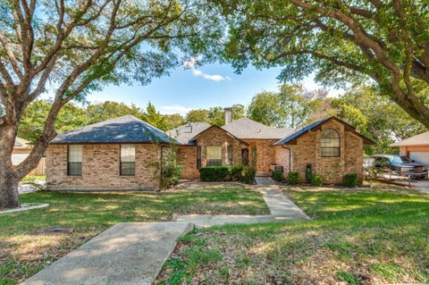 Photo of 553 Ten Mile Drive, DeSoto, TX 75115 (MLS # 21420059)