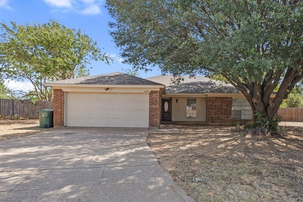 6229 MAPLE SPRINGS DR, ARLINGTON, TX 76001 - Image 4cc035db2c2e75cb14ae545906729ba3/2423249670