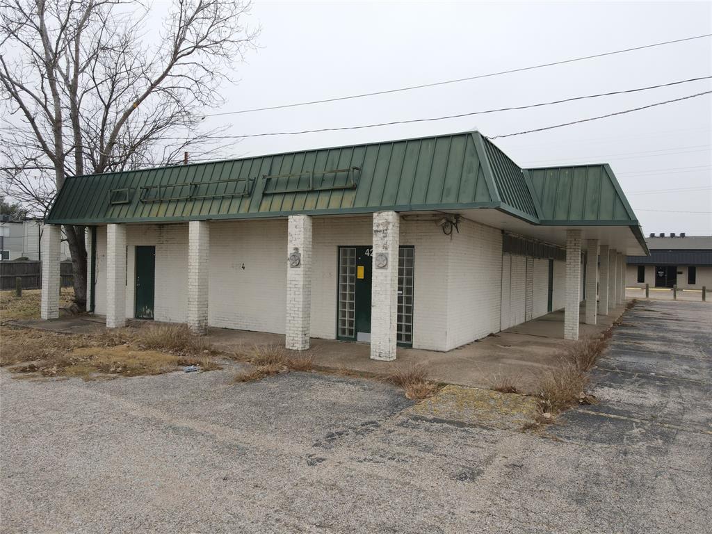 T THOMAS ABST 1461 PG 251 - Commercial Sale